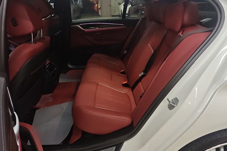Used BMW 5 Series 2022 Restyled 530Li Leading Edition M Sport Package Left Rear Seat
