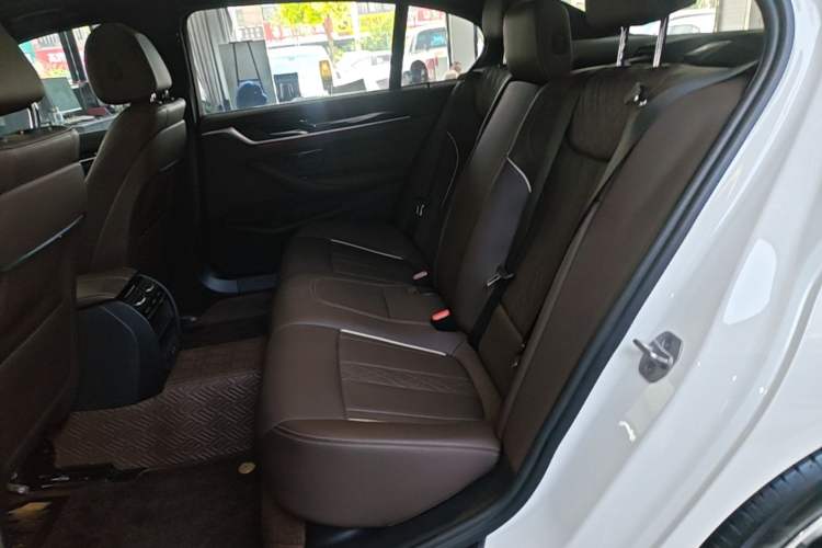 Used BMW 5 Series 2022 Restyled 525Li M Sport Package Left Rear Seat