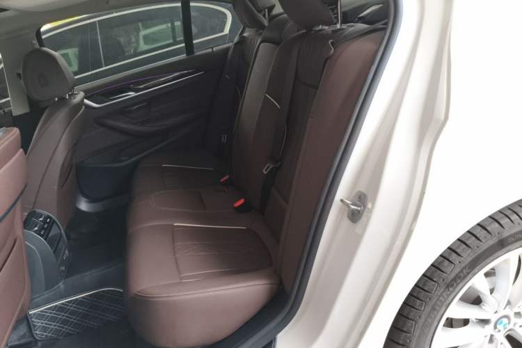 Used BMW 5 Series 2022 Restyled 525Li Luxury Package Left Rear Seat