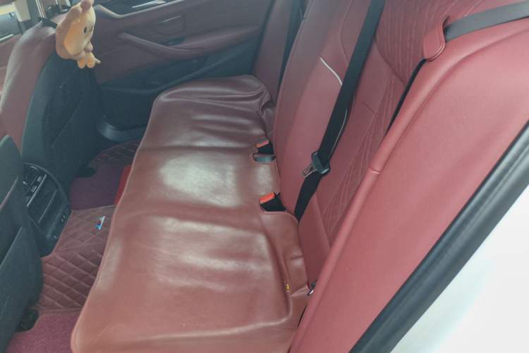 Used BMW 5 Series 2022 Restyled 525Li Luxury Package Left Rear Seat
