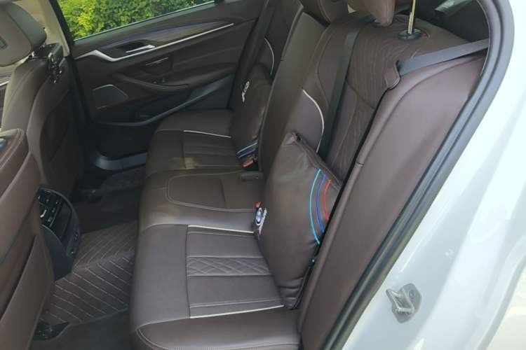 Used BMW 5 Series 2022 Updated 530Li Leading Edition Luxury Package Left Rear Seat
