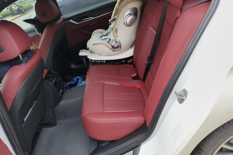 Used BMW 5 Series 2022 Restyled 530Li Leading Edition M Sport Package Left Rear Seat