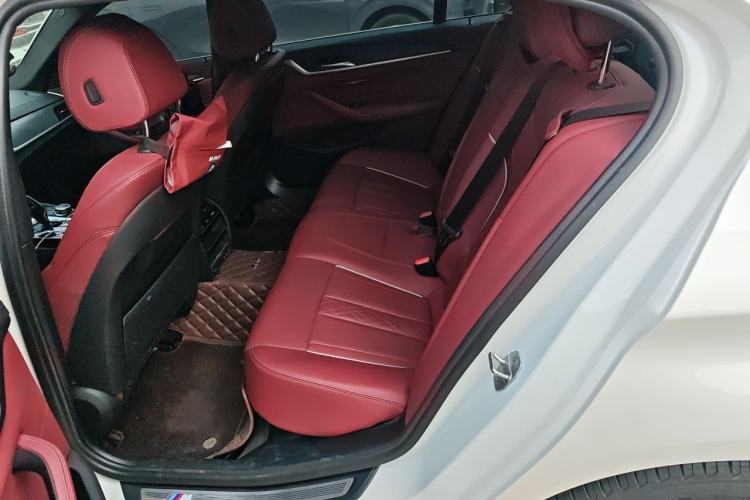 Used BMW 5 Series 2022 Restyled 530Li Leading Edition M Sport Package Left Rear Seat