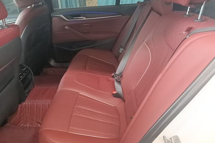 Used BMW 5 Series 2022 Second Facelift 530Li Leading Edition M Sport Package Left Rear Seat