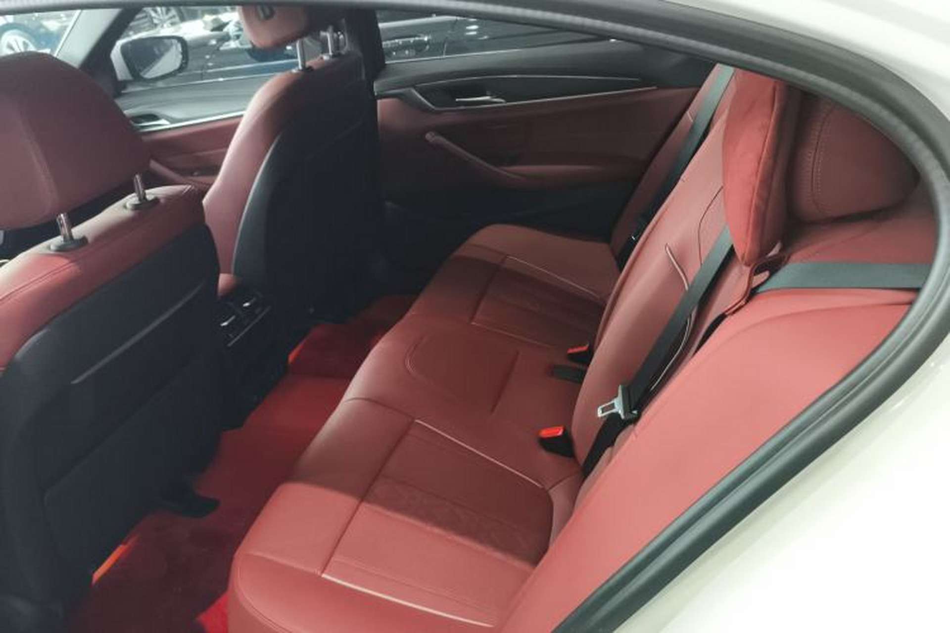 Used BMW 5 Series 2022 Restyled 530Li Leading Edition M Sport Package Left Rear Seat