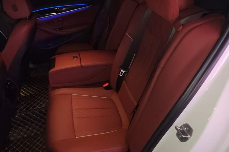 Used BMW 5 Series 2022 525Li M Sport Package Left Rear Seat