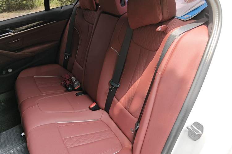 Used BMW 5 Series 2022 Second Facelift 525Li Luxury Package Left Rear Seat
