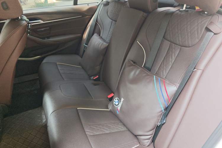 Used BMW 5 Series 2022 Updated 530Li Leading Edition Luxury Package Left Rear Seat