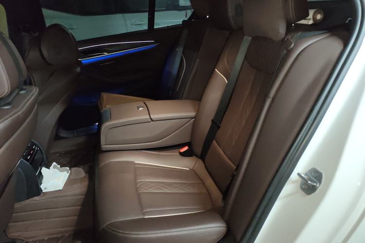 Used BMW 5 Series 2022 Restyled 530Li Leading Edition M Sport Package Left Rear Seat