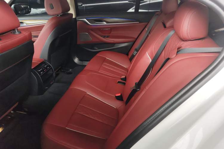 Used BMW 5 Series 2022 Second Facelift 530Li Leading Edition Luxury Package Left Rear Seat