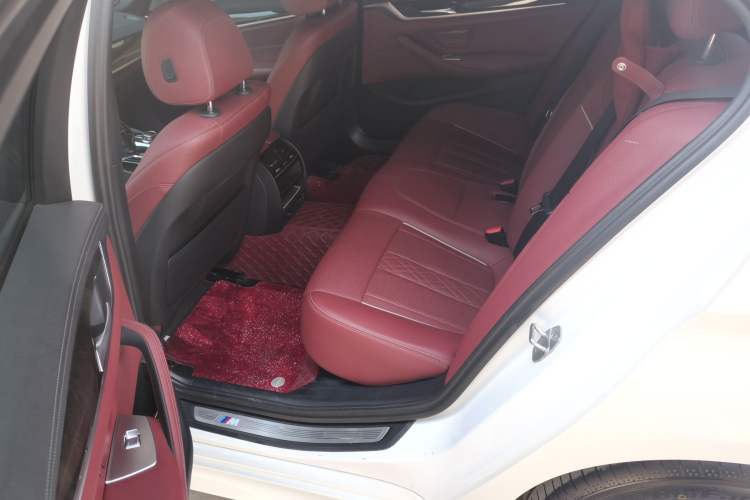 Used BMW 5 Series 2022 Restyled 525Li Luxury Package Left Rear Seat