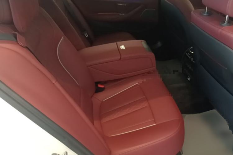 Used BMW 5 Series 2022 Second Facelift 530Li Leading Edition M Sport Package Left Rear Seat