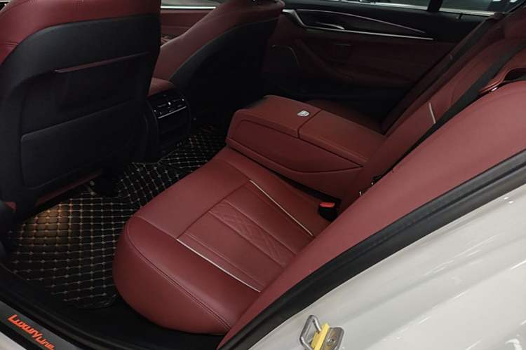 Used BMW 5 Series 2022 Updated 530Li Leading Edition Luxury Package Left Rear Seat
