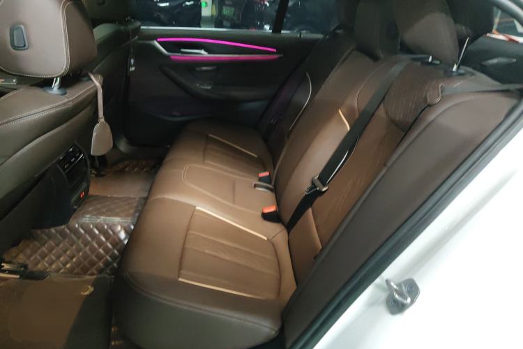 Used BMW 5 Series 2022 Restyled 530Li Leading Edition M Sport Package Left Rear Seat