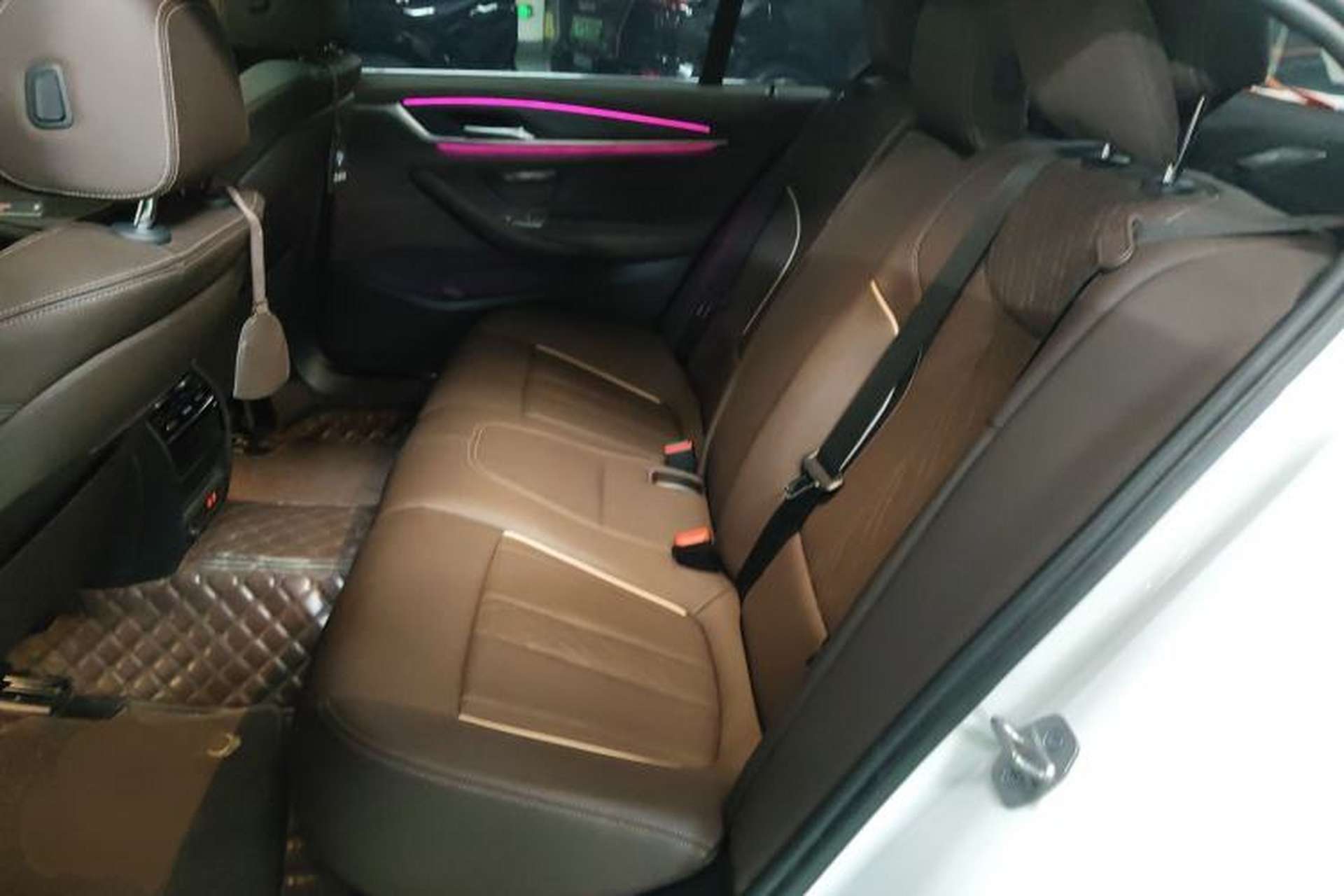 Used BMW 5 Series 2022 Restyled 530Li Leading Edition M Sport Package Left Rear Seat