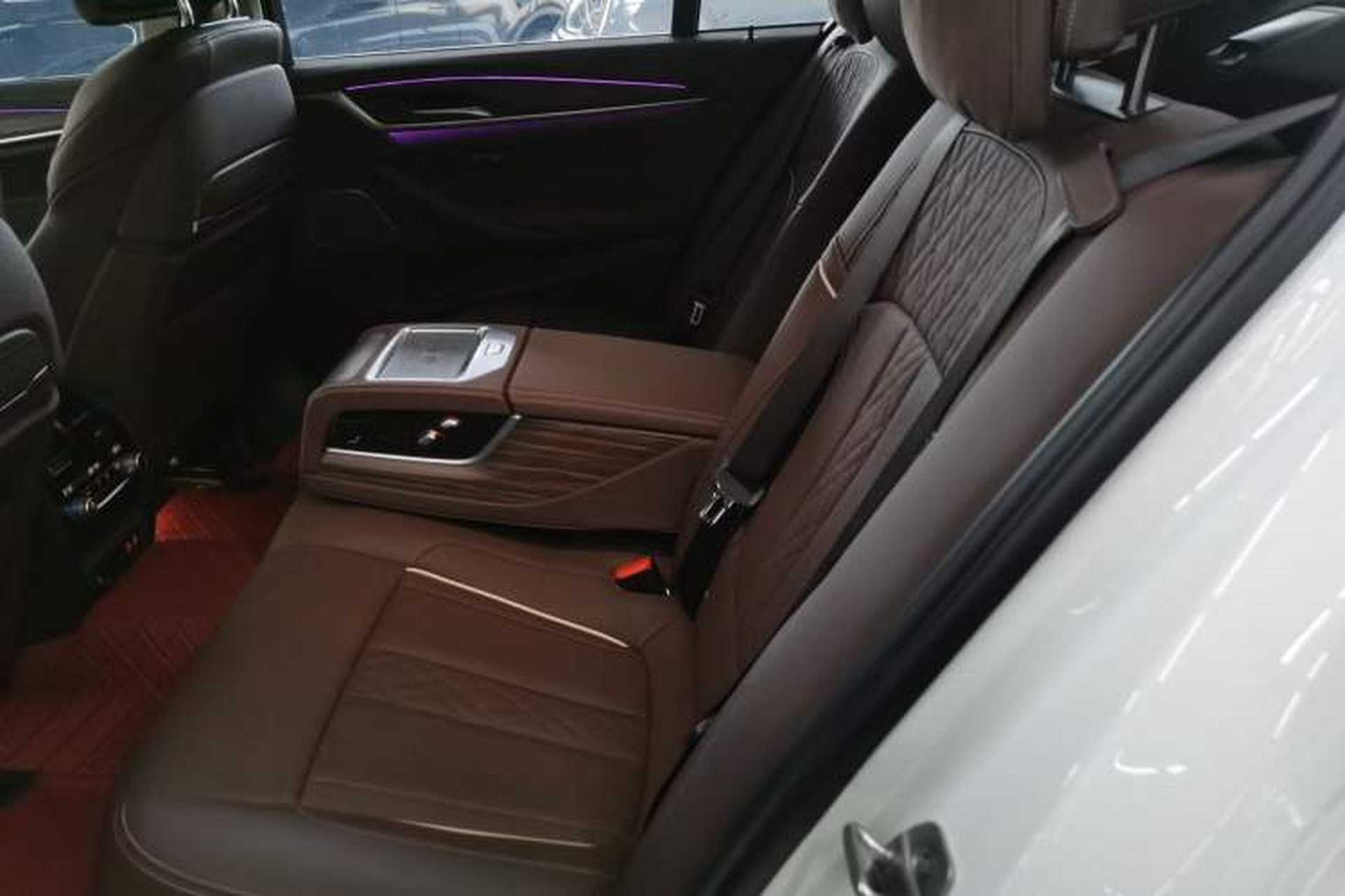 Used BMW 5 Series 2022 Second Facelift 530Li Luxury Edition Premium Package Left Rear Seat