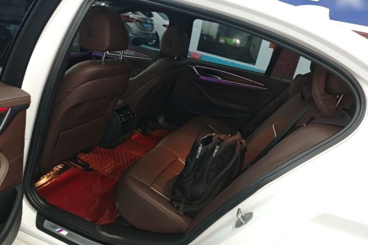 Used BMW 5 Series 2022 Restyled 530Li Leading Edition M Sport Package Left Rear Seat