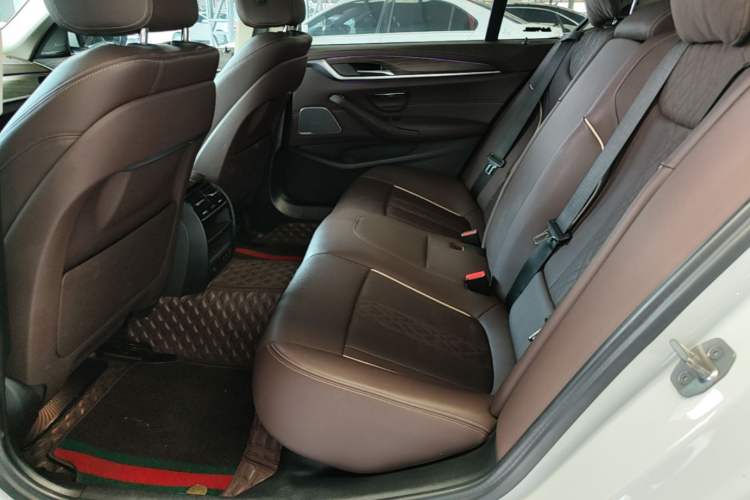 Used BMW 5 Series 2022 Updated 530Li Leading Edition Luxury Package Left Rear Seat