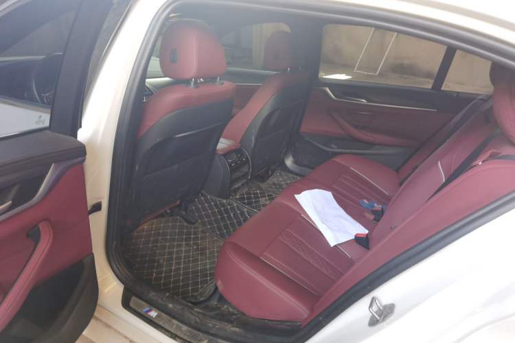 Used BMW 5 Series 2022 Second Facelift 530Li Leading Edition M Sport Package Left Rear Seat