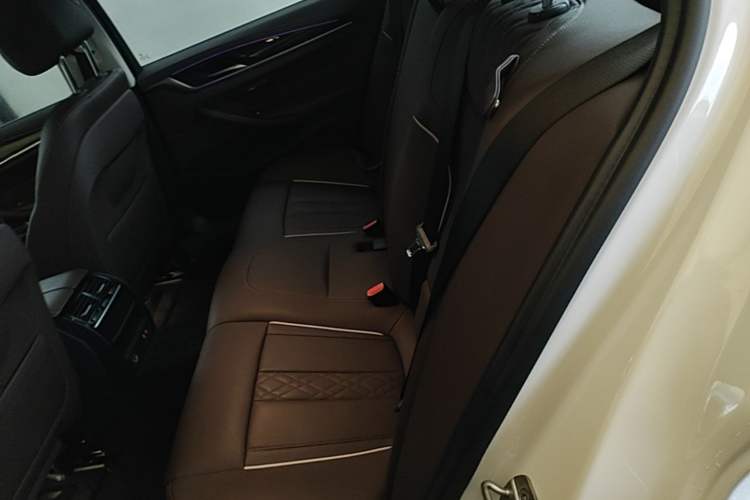 Used BMW 5 Series 2022 Restyled 525Li Luxury Package Left Rear Seat