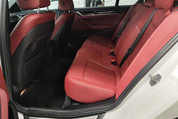 Used BMW 5 Series 2022 Restyled 525Li M Sport Package Left Rear Seat