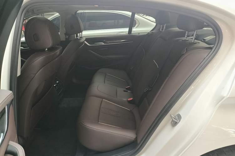 Used BMW 5 Series 2022 525Li Luxury Package Left Rear Seat