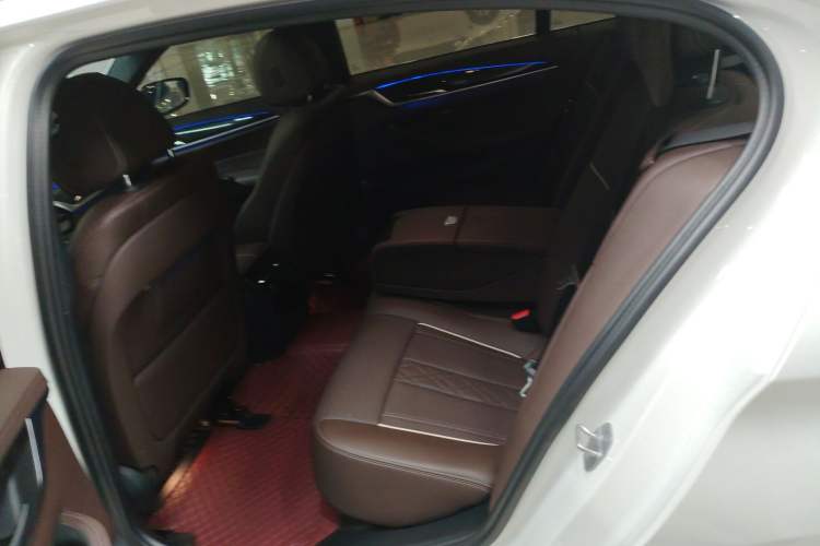 Used BMW 5 Series 2022 Restyled 525Li M Sport Package Left Rear Seat