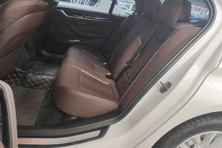 Used BMW 5 Series 2022 Restyled 525Li Luxury Package Left Rear Seat