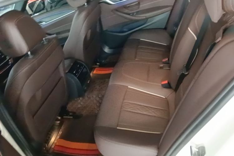 Used BMW 5 Series 2022 Second Facelift 530Li Leading Edition M Sport Package Left Rear Seat
