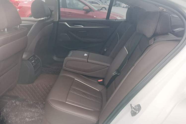 Used BMW 5 Series 2022 Updated 530Li Leading Edition Luxury Package Left Rear Seat