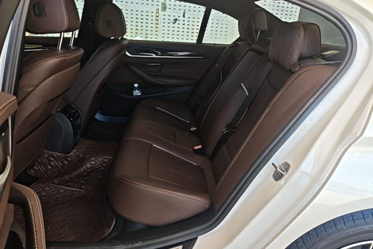 Used BMW 5 Series 2022 Restyled 525Li M Sport Package Left Rear Seat