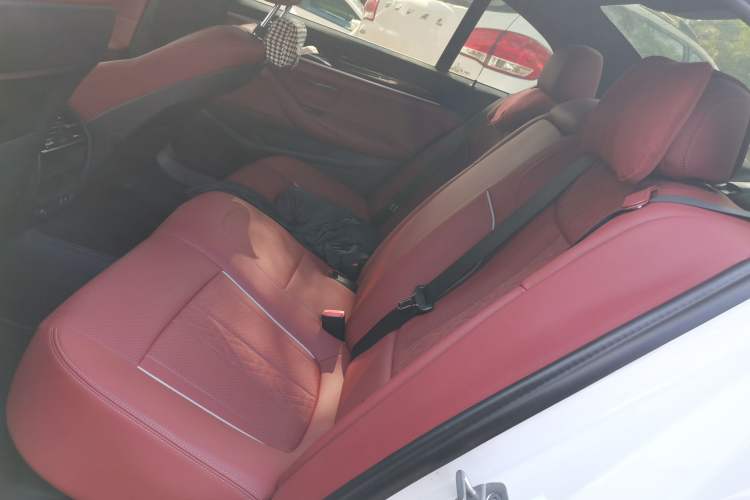 Used BMW 5 Series 2022 Restyled 525Li M Sport Package Left Rear Seat