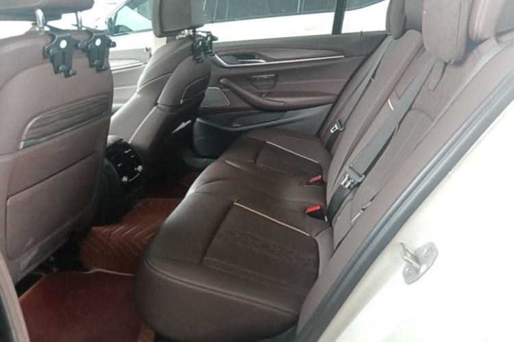 Used BMW 5 Series 2022 Second Facelift 530Li Luxury Edition Premium Package Left Rear Seat