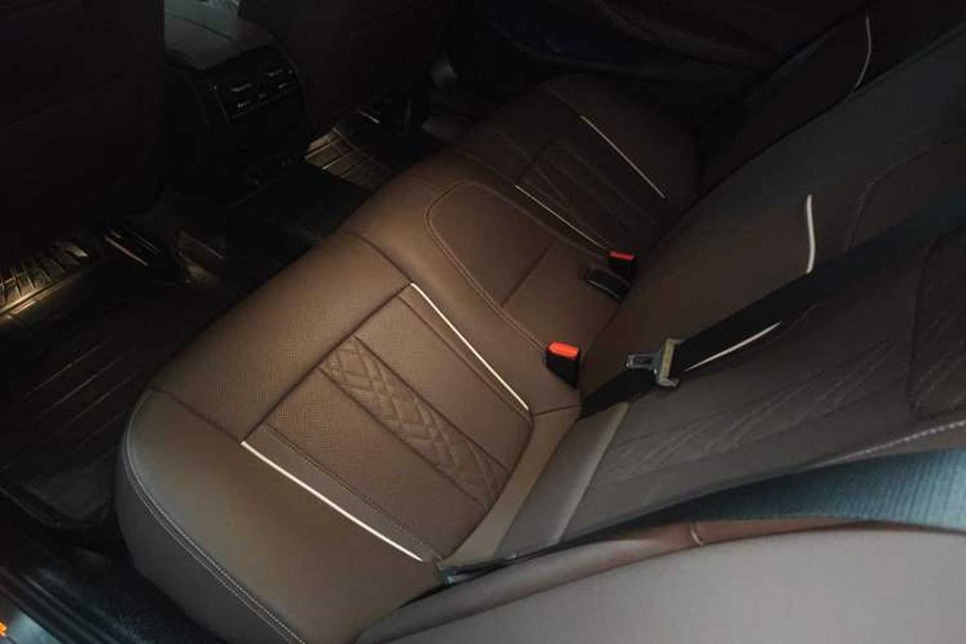 Used BMW 5 Series 2022 Second Facelift 525Li Luxury Package Left Rear Seat