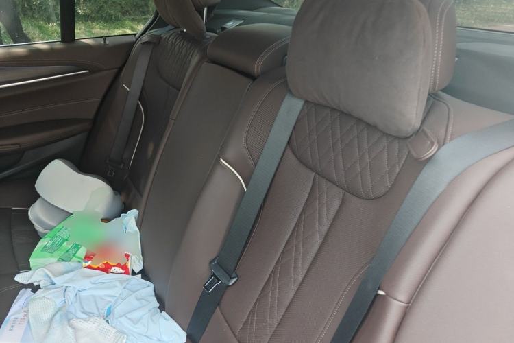 Used BMW 5 Series 2022 Second Facelift 530Li Leading Edition M Sport Package Left Rear Seat
