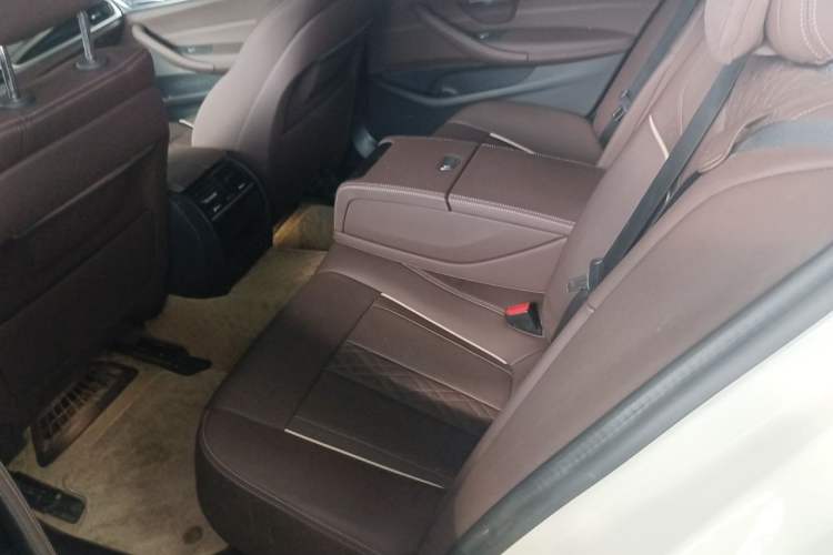 Used BMW 5 Series 2022 Second Facelift 525Li Luxury Package Left Rear Seat
