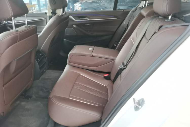 Used BMW 5 Series 2022 Updated 530Li Leading Edition Luxury Package Left Rear Seat
