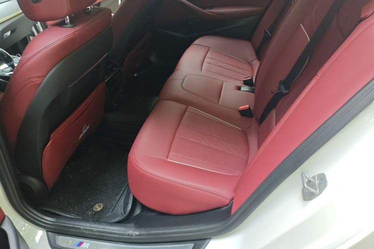 Used BMW 5 Series 2022 Restyled 530Li Leading Edition M Sport Package Left Rear Seat