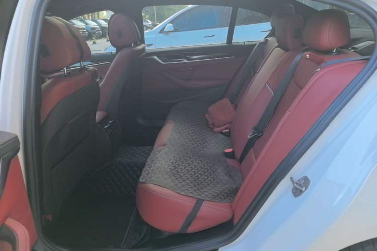 Used BMW 5 Series 2022 Second Facelift 525Li M Sport Package Left Rear Seat