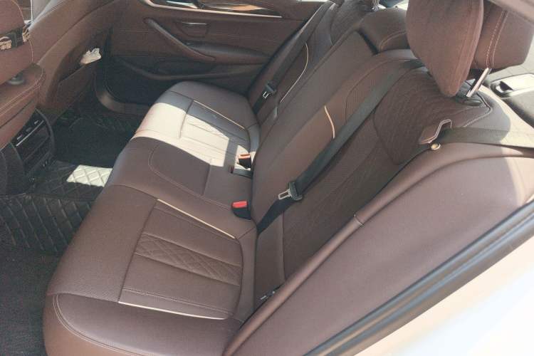 Used BMW 5 Series 2022 525Li Luxury Package Left Rear Seat