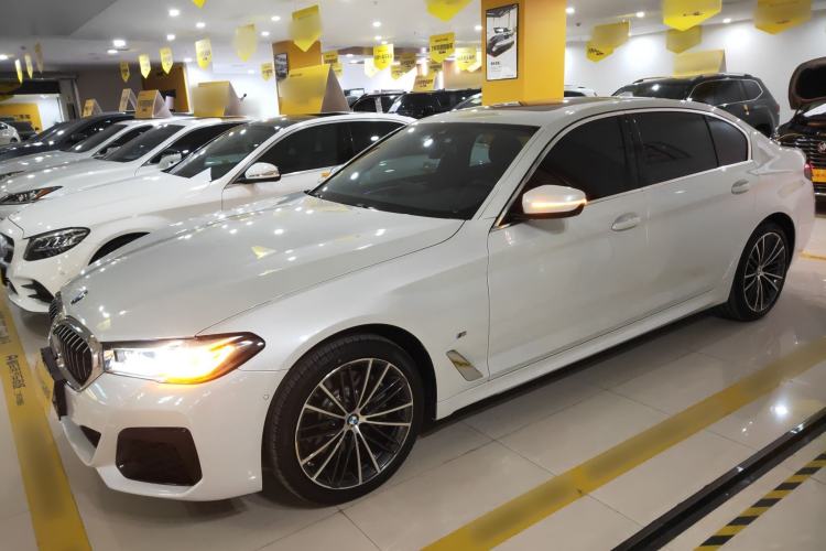 Used BMW 5 Series 2022 Second Facelift 530Li Leading Edition M Sport Package Left Side