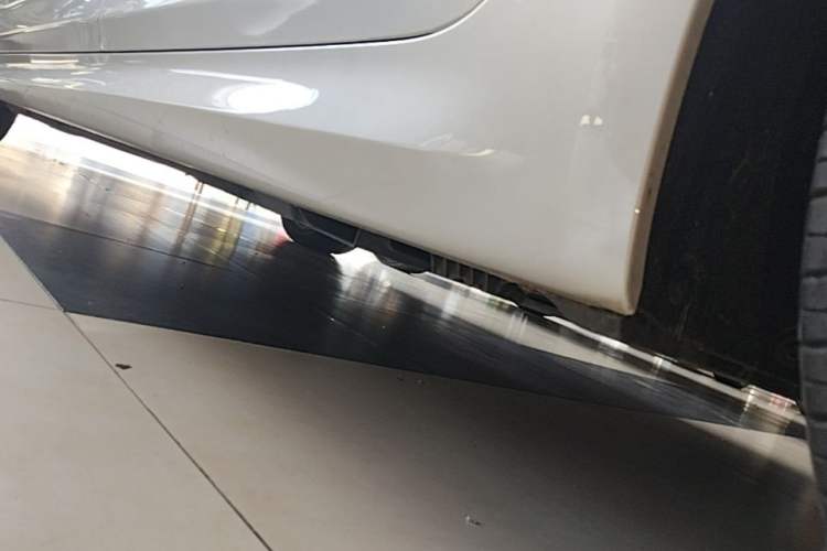 Used BMW 5 Series 2022 Second Facelift 525Li M Sport Package Left Side Sill