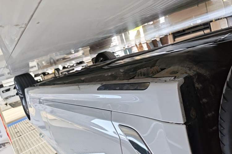 Used BMW 5 Series 2022 Restyled 525Li M Sport Package Left Side Sill