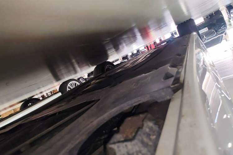 Used BMW 5 Series 2022 Second Facelift 525Li Luxury Package Left Side Sill