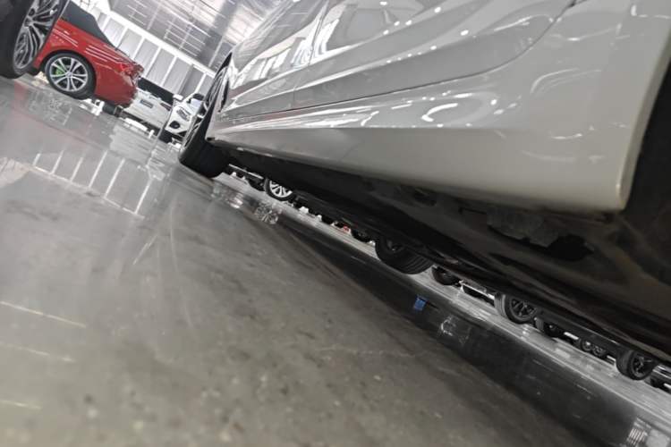 Used BMW 5 Series 2022 Second Facelift 525Li M Sport Package Left Side Sill