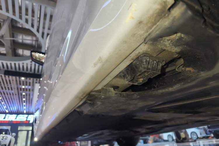 Used BMW 5 Series 2022 Second Facelift 525Li M Sport Package Left Side Sill