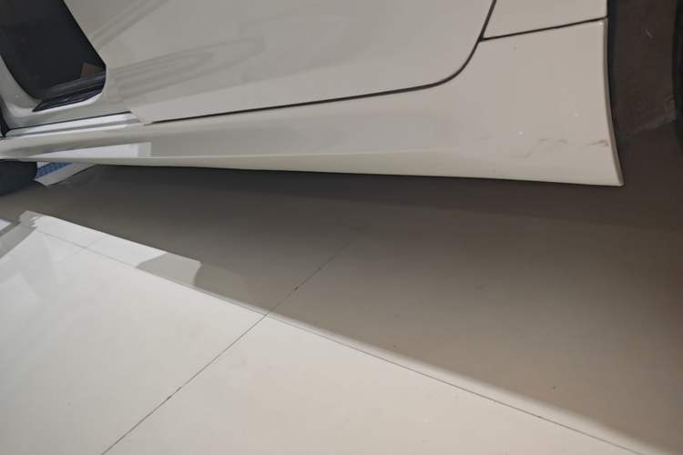 Used BMW 5 Series 2022 Second Facelift 525Li M Sport Package Left Side Sill