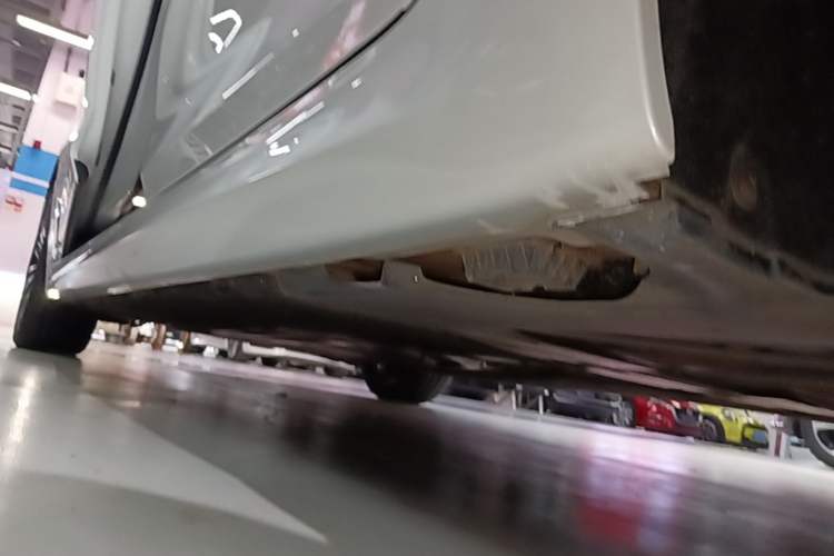 Used BMW 5 Series 2022 Restyled 530Li Leading Edition M Sport Package Left Side Sill