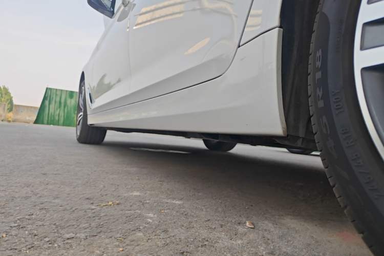 Used BMW 5 Series 2022 Updated 530Li Leading Edition Luxury Package Left Side Sill