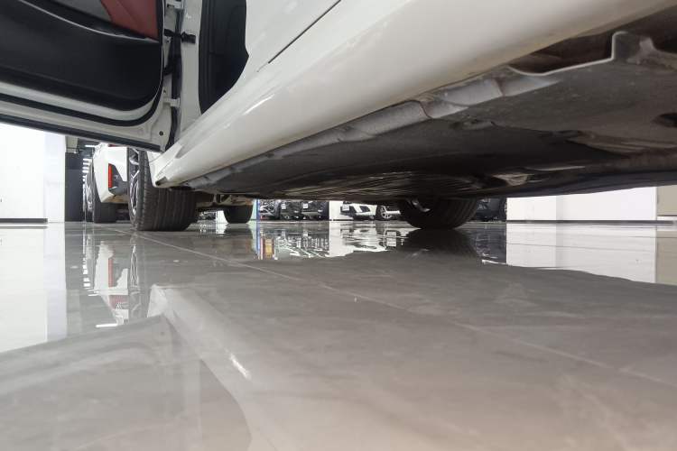 Used BMW 5 Series 2022 Second Facelift 525Li M Sport Package Left Side Sill